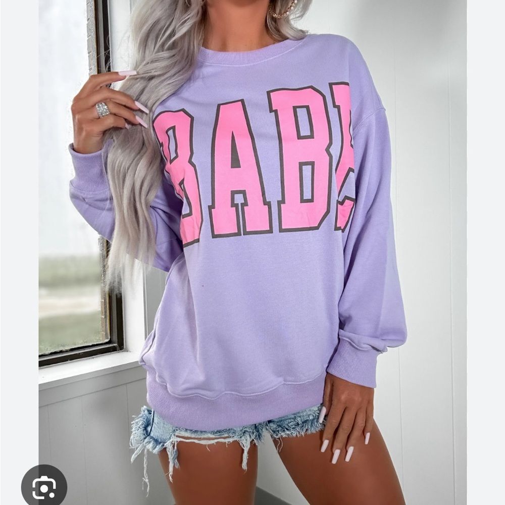 🆕 Babe Crewneck pullover sweatshirt size Large